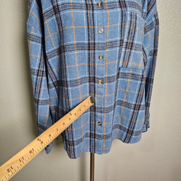 BKE Boyfriend Thick but Soft Boxy Fit Button Up Flannel Lg PTP 23 Length 26 - Picture 3 of 10